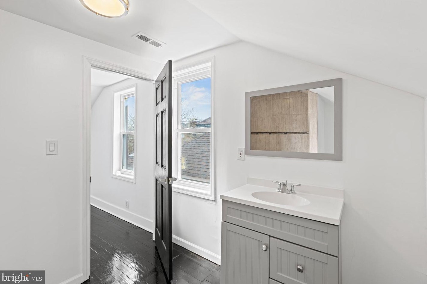 825 Stuyvesant Ave, Trenton NJ  08618-4105 exterior