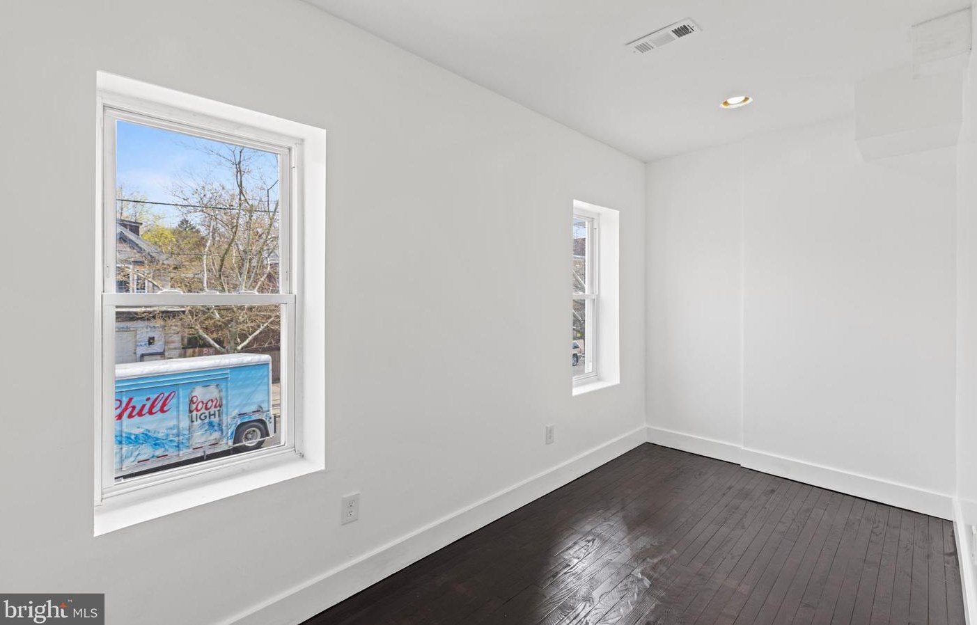 825 Stuyvesant Ave, Trenton NJ  08618-4105 exterior