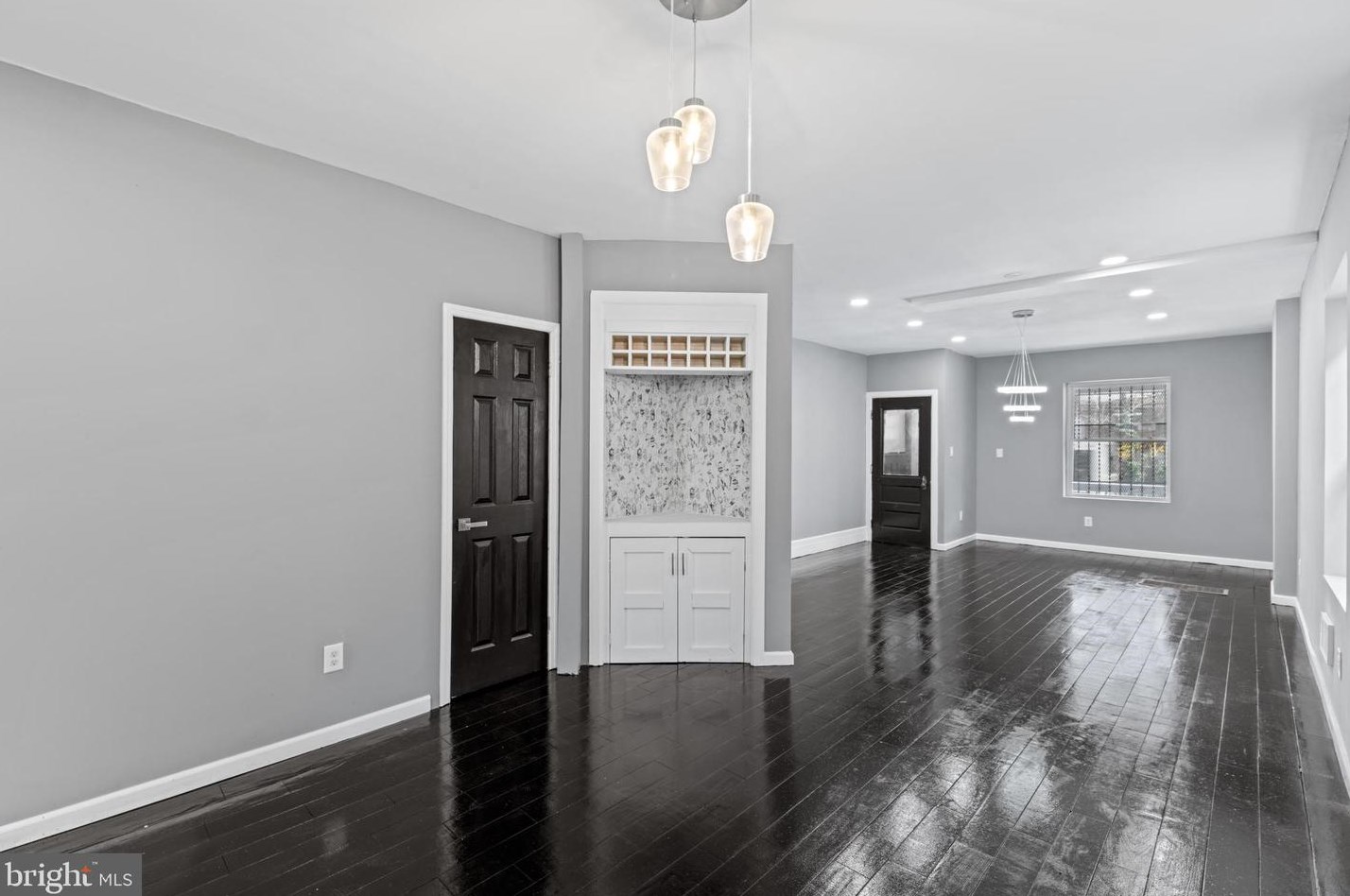 825 Stuyvesant Ave, Trenton NJ  08618-4105 exterior