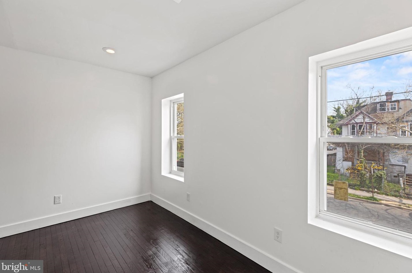 825 Stuyvesant Ave, Trenton NJ  08618-4105 exterior