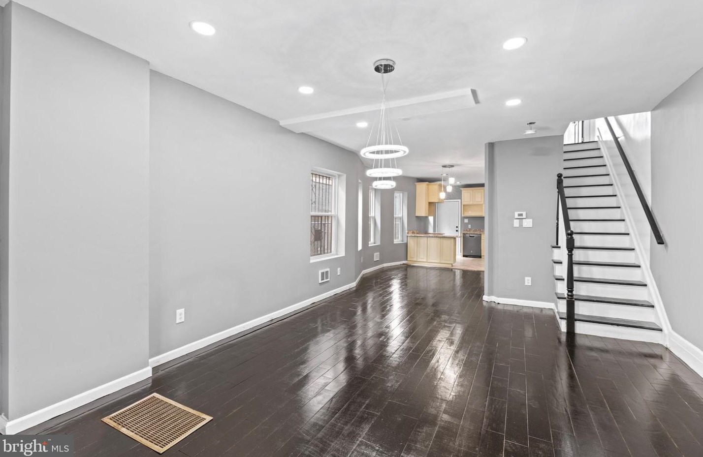 825 Stuyvesant Ave, Trenton NJ  08618-4105 exterior