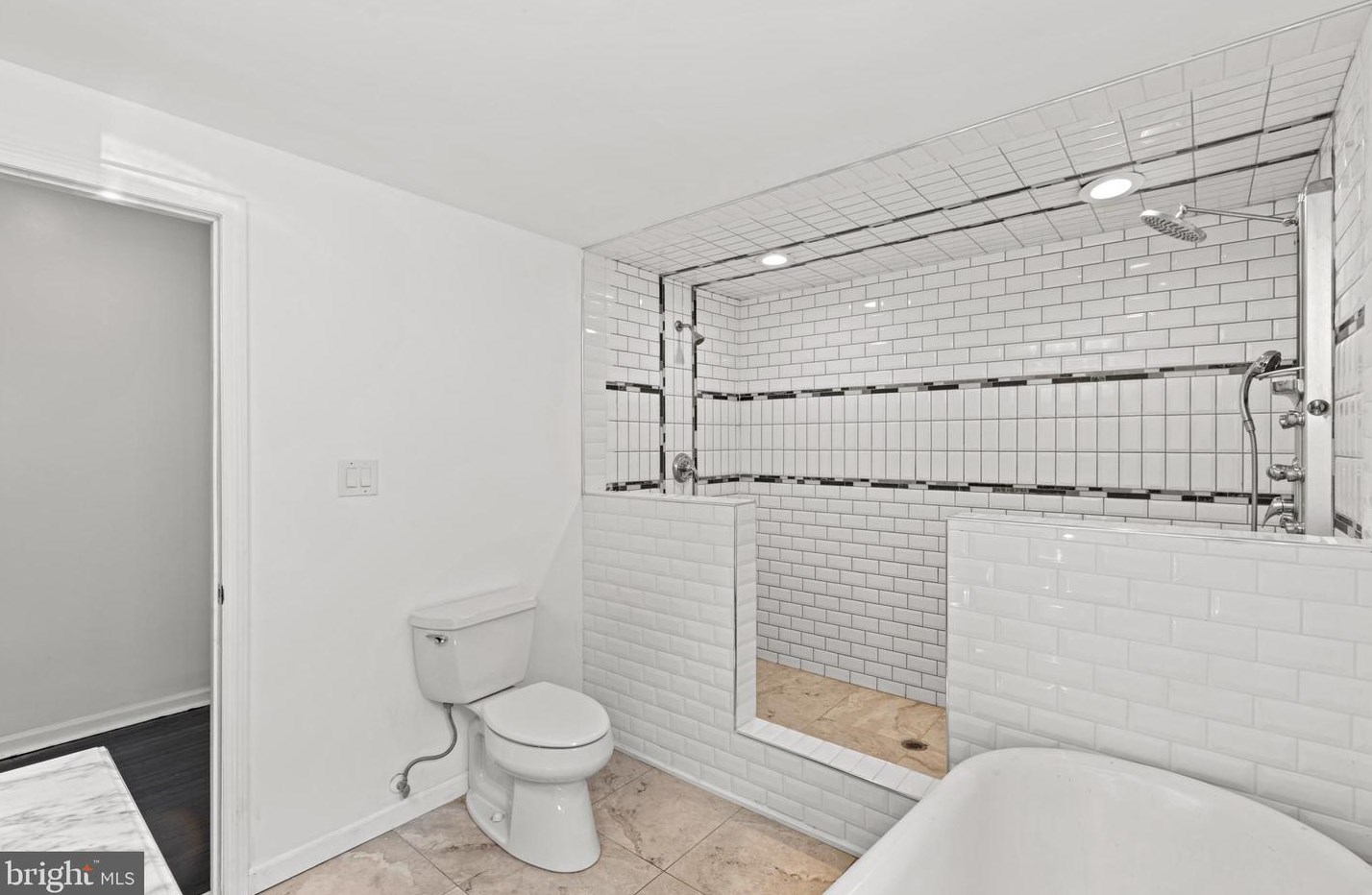 825 Stuyvesant Ave, Trenton NJ  08618-4105 exterior