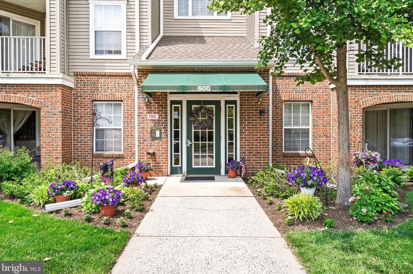 611 Mowat Cir, Trenton, NJ 08690-3222