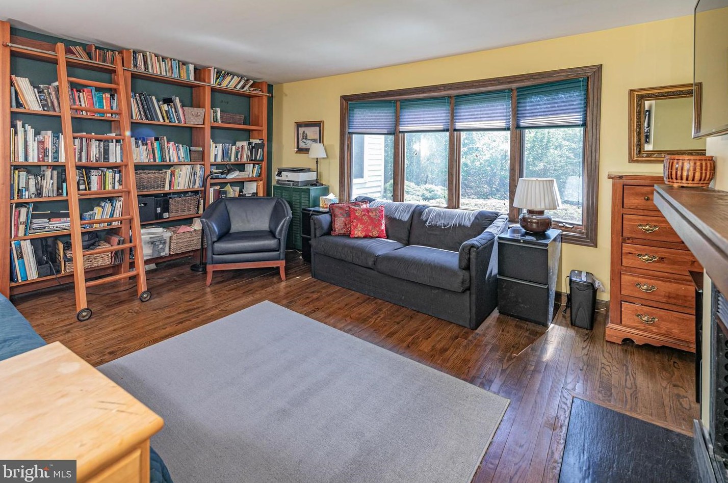 25 Brearly Rd, Princeton NJ  08540-6767 exterior