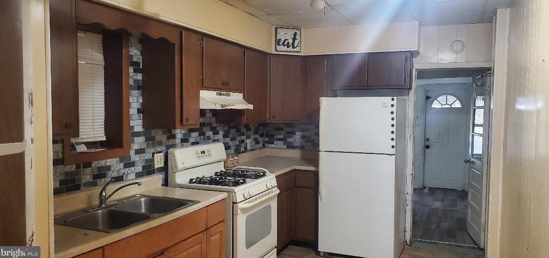 52 Randall Ave, Trenton NJ  08611-3106 exterior