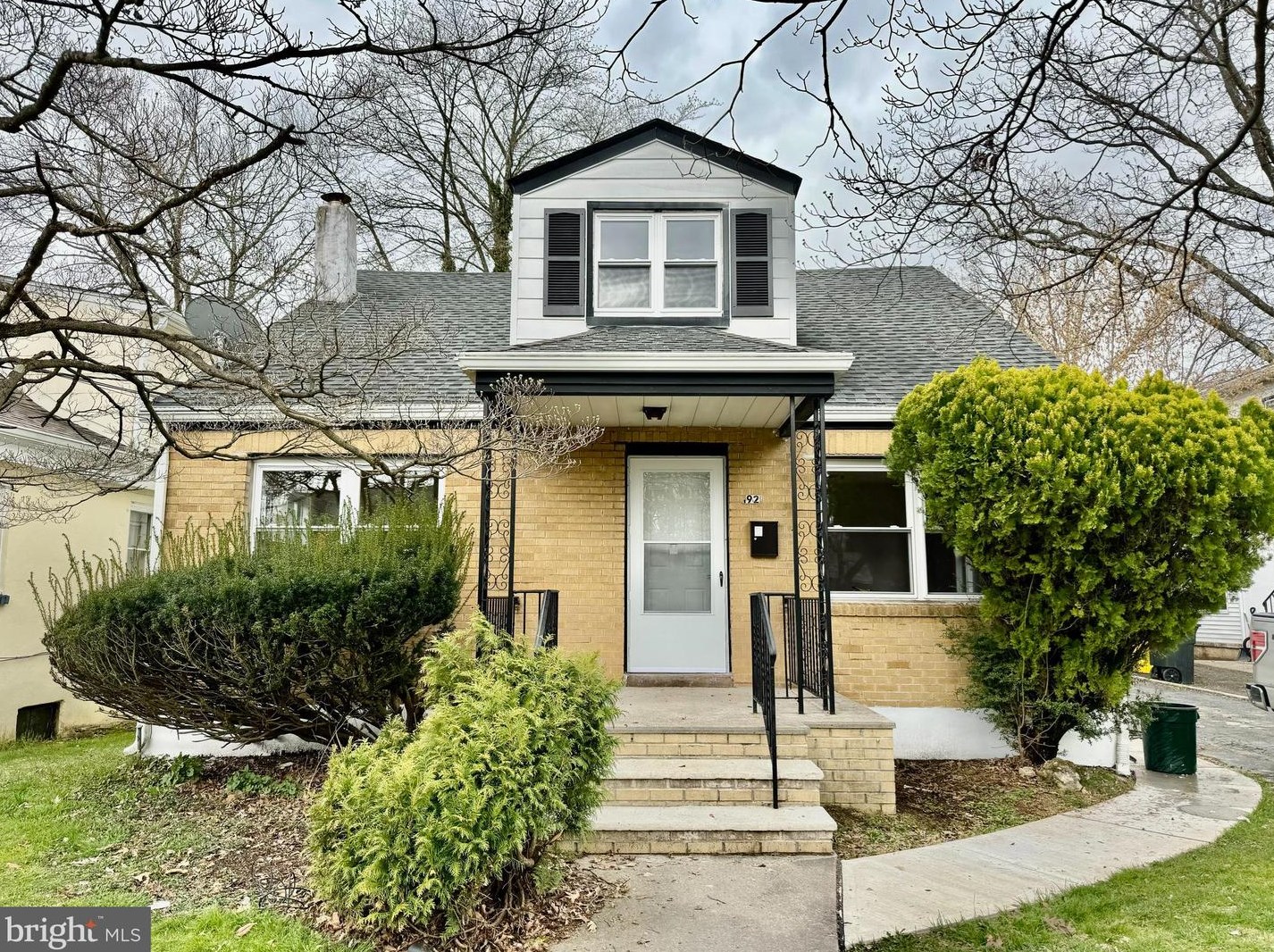 192 Woodland Ave, Trenton NJ  08638-2523 exterior