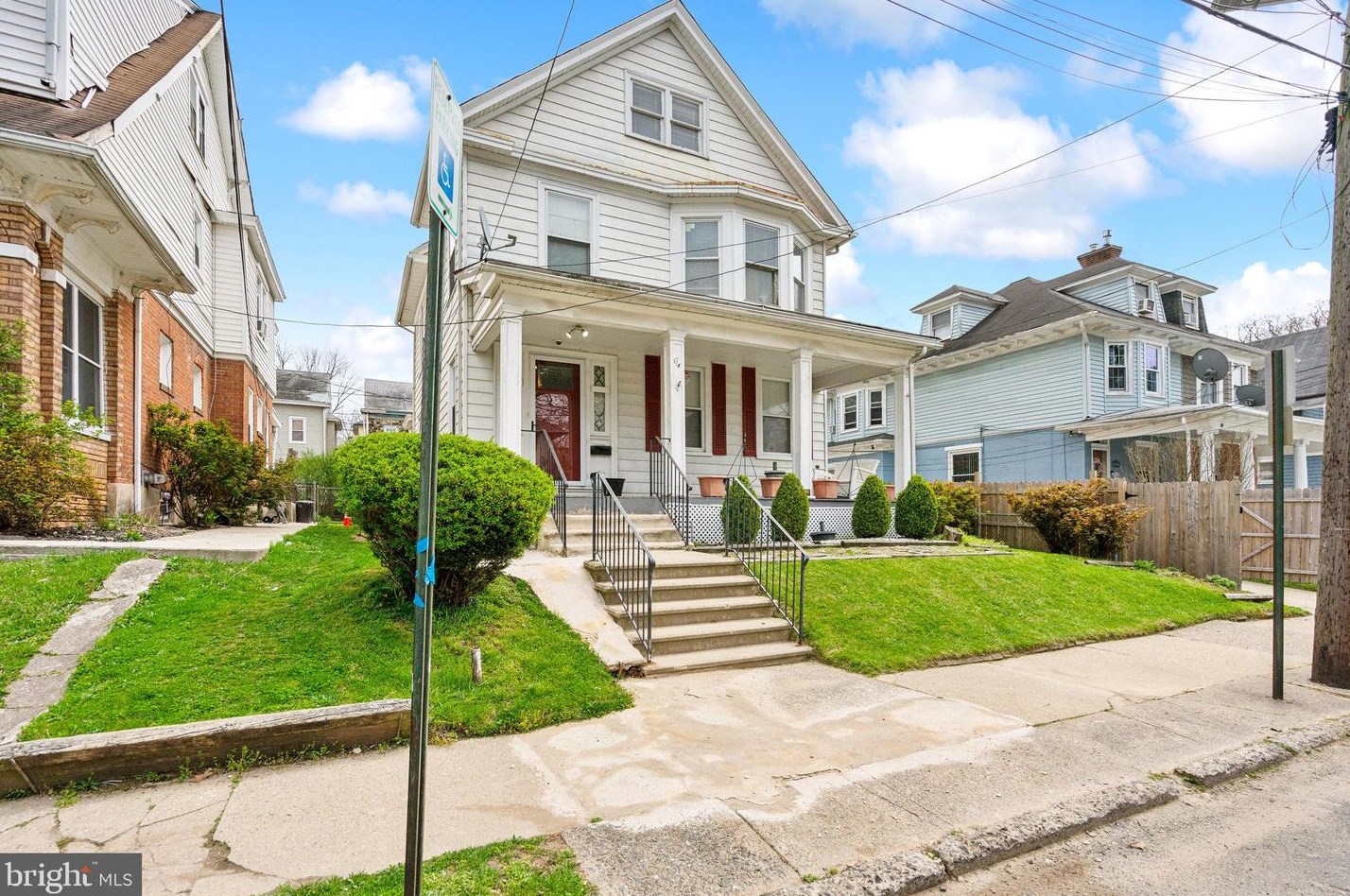 64 Oak Ln, Trenton, NJ 08618-4002