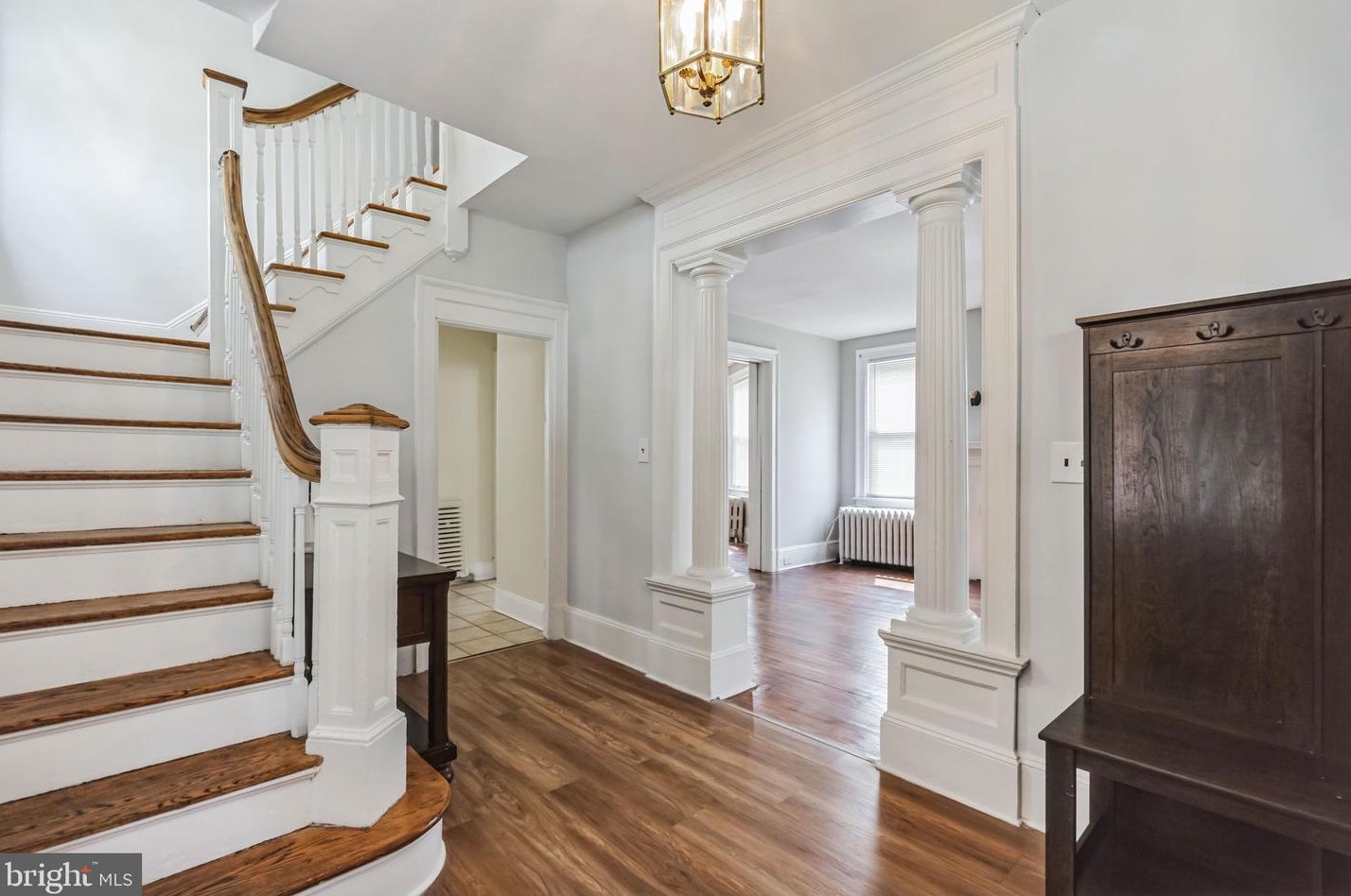 64 Oak Ln, Trenton NJ 08618-4001 exterior