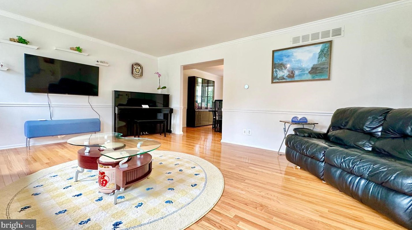 38 Winthrop Rd, Trenton NJ  08648-1559 exterior