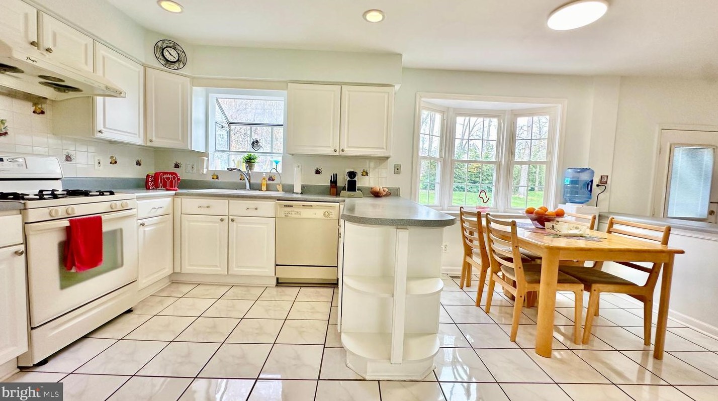 38 Winthrop Rd, Trenton NJ  08648-1559 exterior