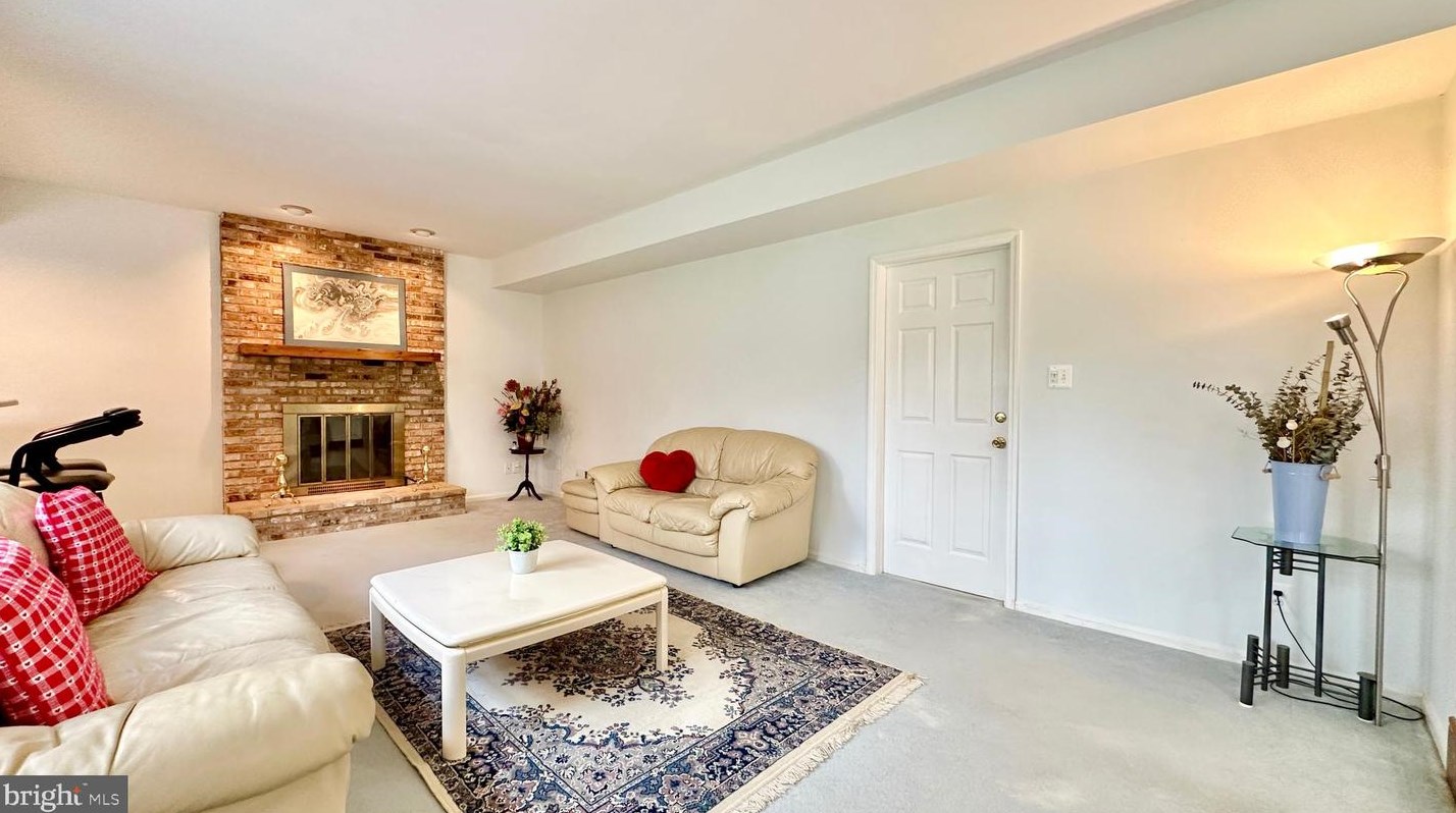 38 Winthrop Rd, Trenton NJ  08648-1559 exterior