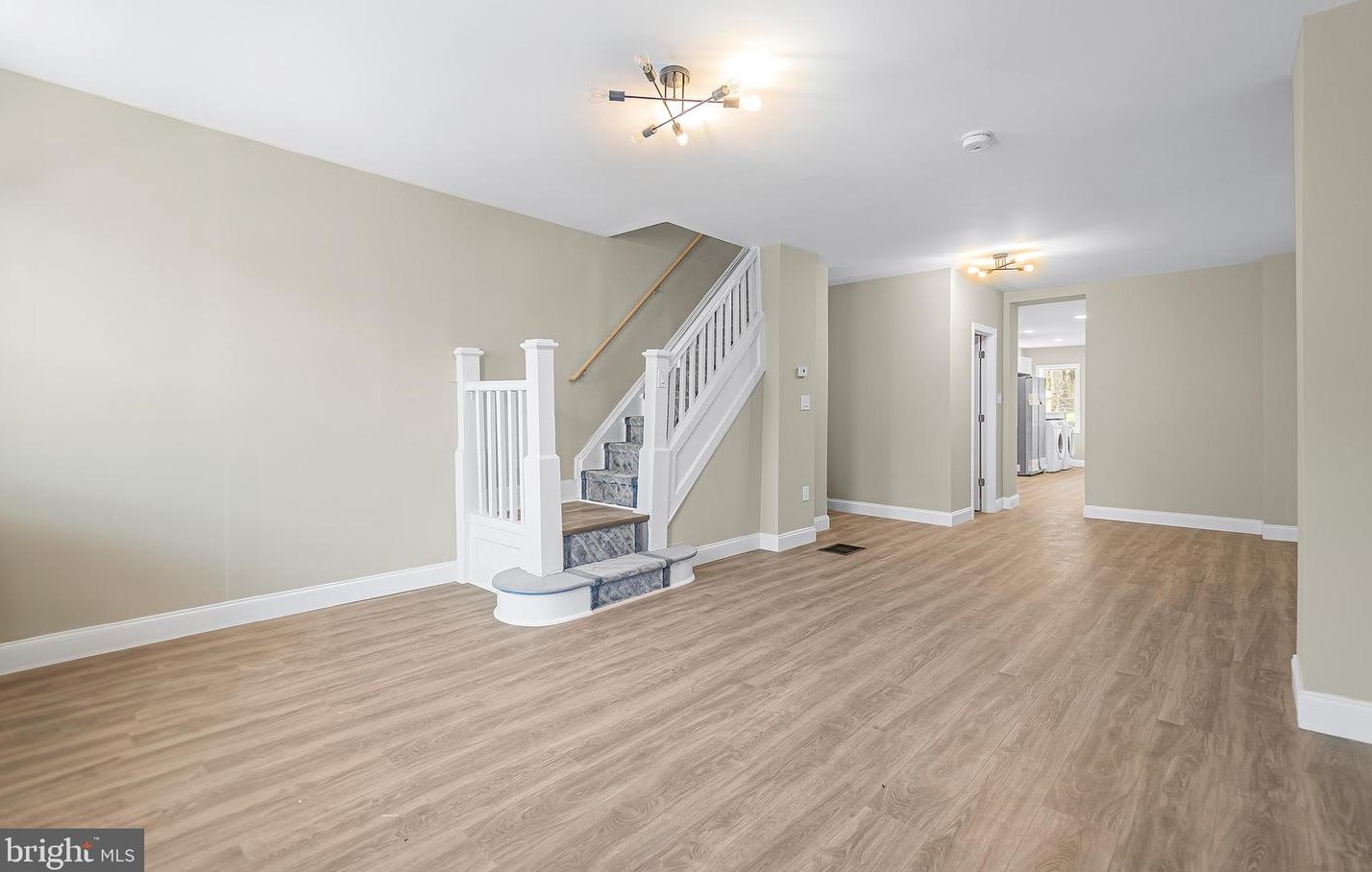27 Oak St, Trenton, NJ 08638