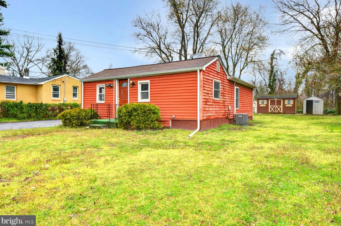 738 Hunt Ave, Trenton, NJ 08610-4623