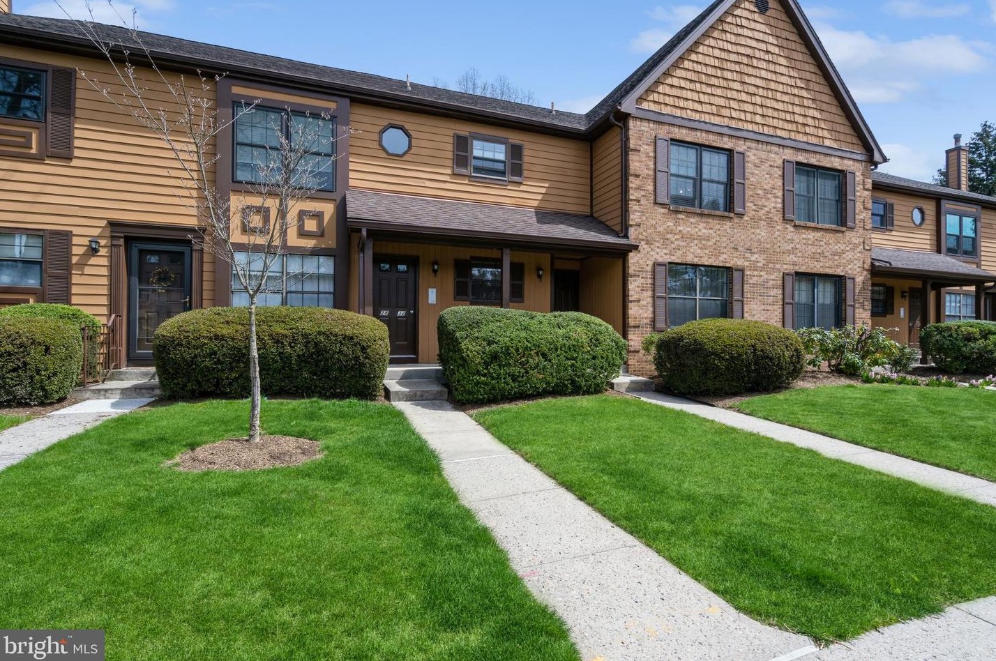 32 Adele Ct, Lawrence Township, NJ 08648