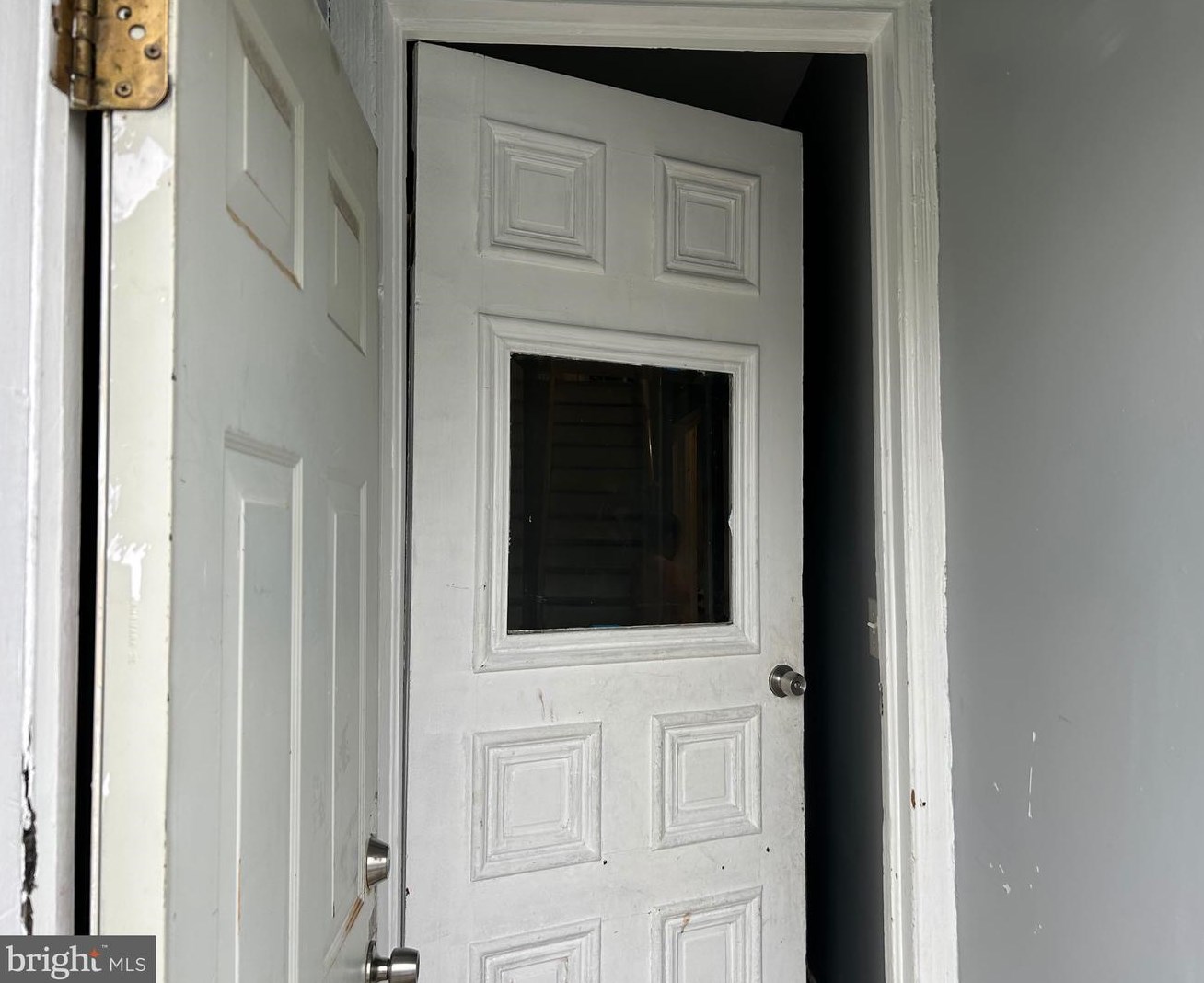 32 Commerce St, Trenton, NJ 08618-3909