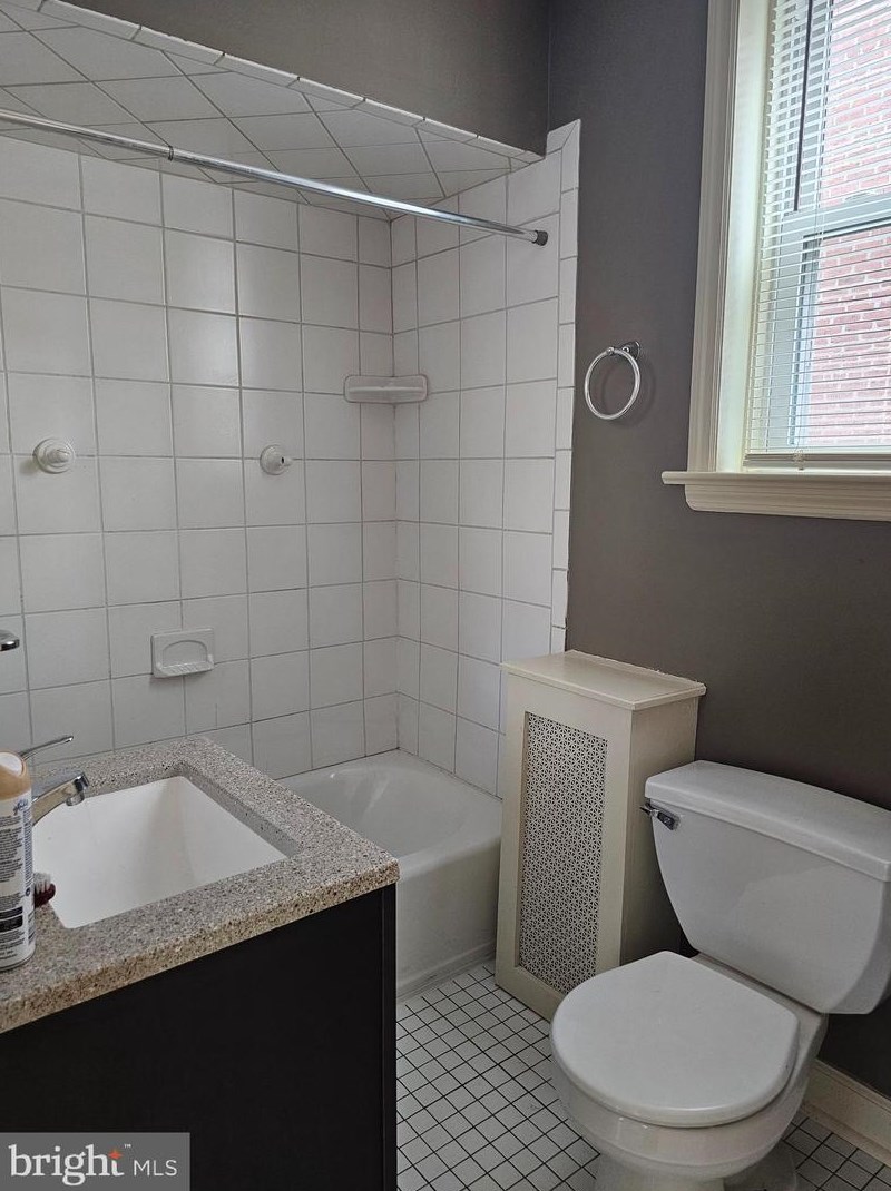 262 Hillcrest Ave, Trenton NJ  08618-3410 exterior