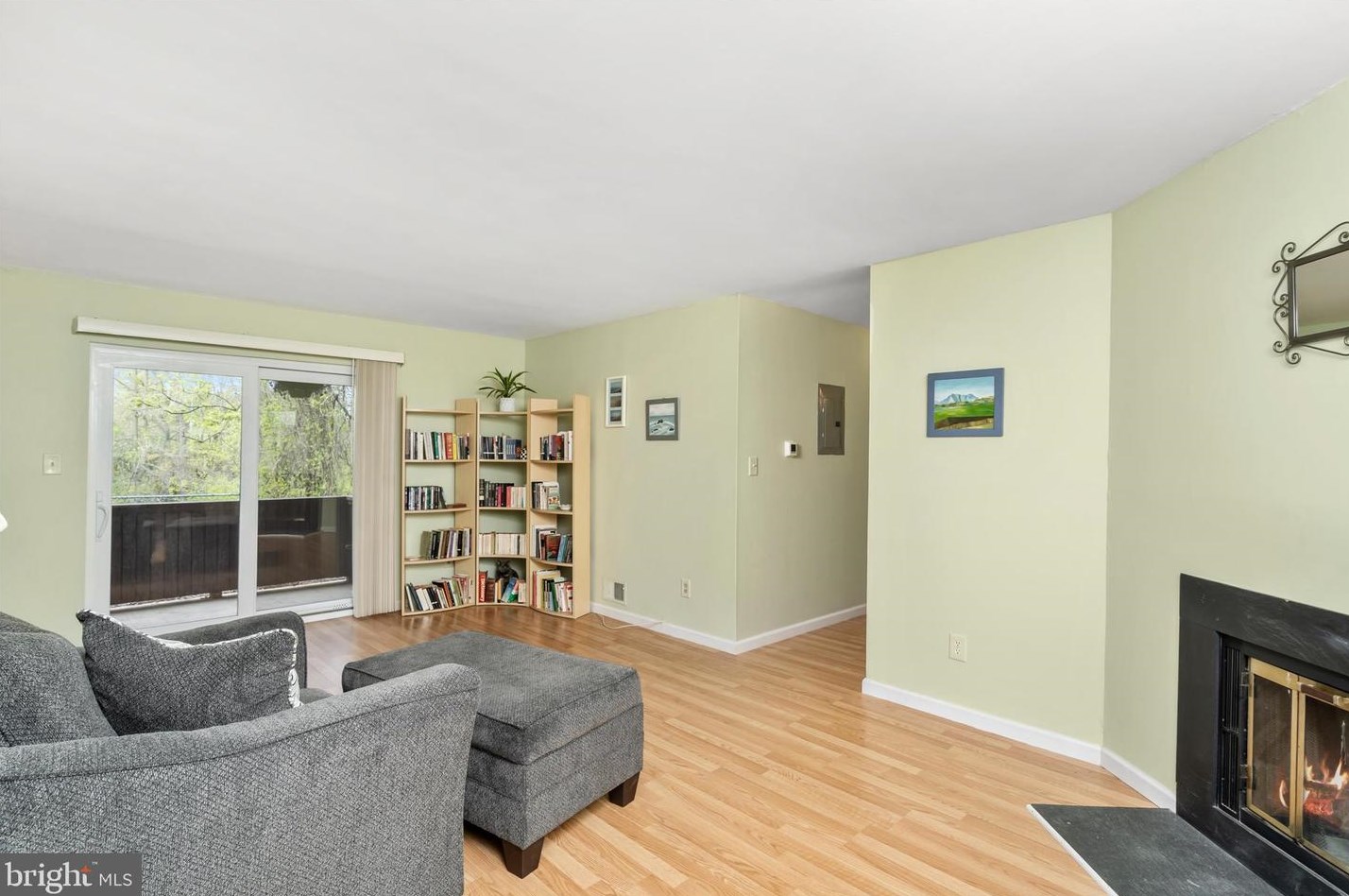 2413 Old Stone Mill Dr, East Windsor, NJ 08512