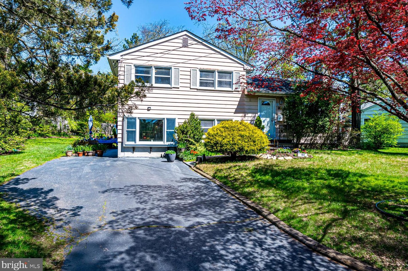 160 Loomis Ct, Princeton, NJ 08540
