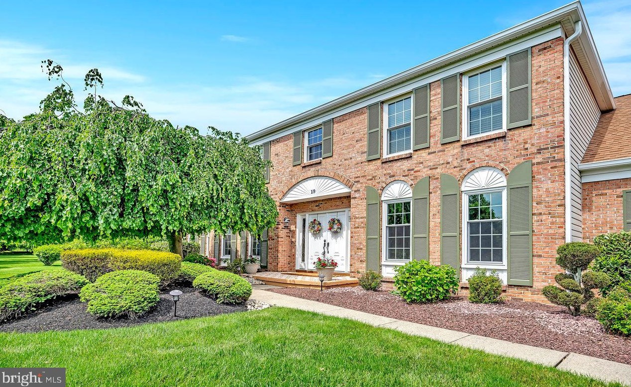 19 Ellsworth Dr, W Windsor Township, NJ 08550
