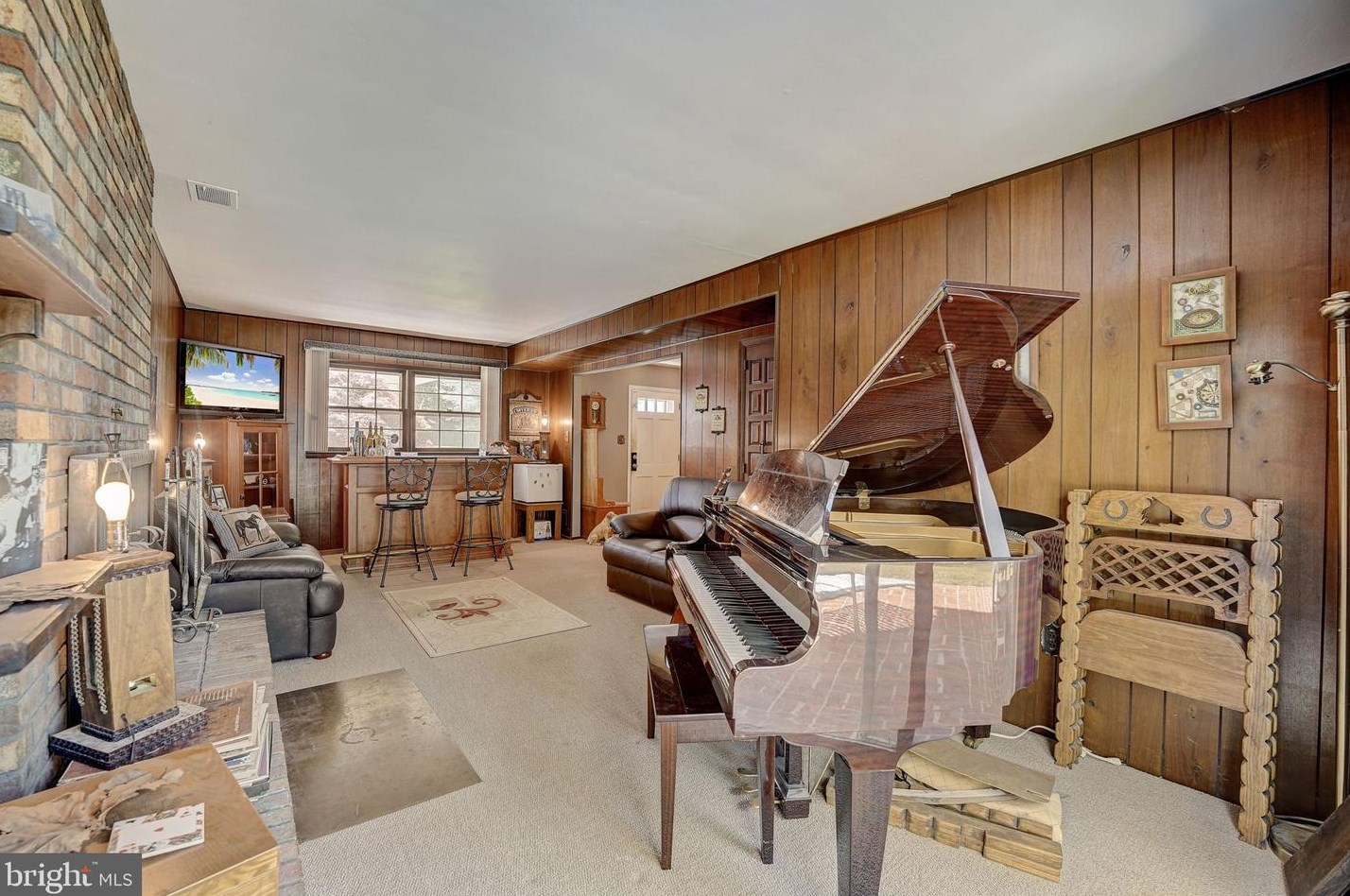 4 Rosetree Ln, Trenton NJ 08648-3232 exterior