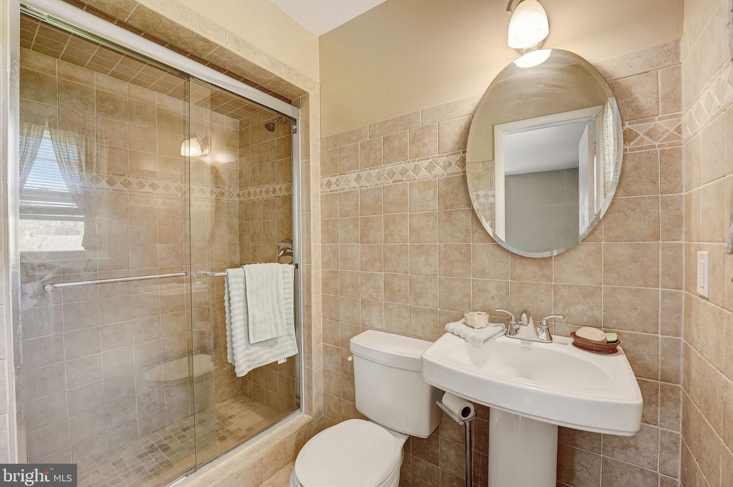 4 Rosetree Ln, Trenton NJ 08648-3232 exterior