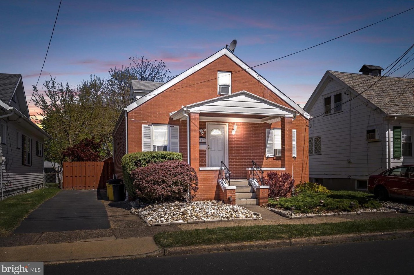 512 Brown St, Trenton, NJ 08610-5823