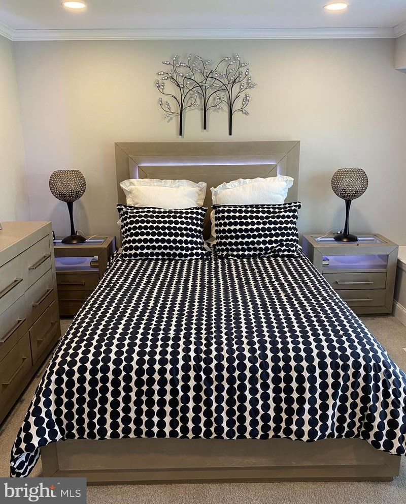 18 Goldenrod Ct, Trenton NJ  08690-3322 exterior