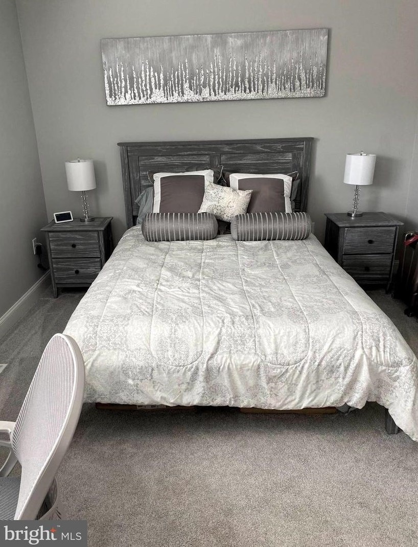 18 Goldenrod Ct, Trenton NJ  08690-3322 exterior