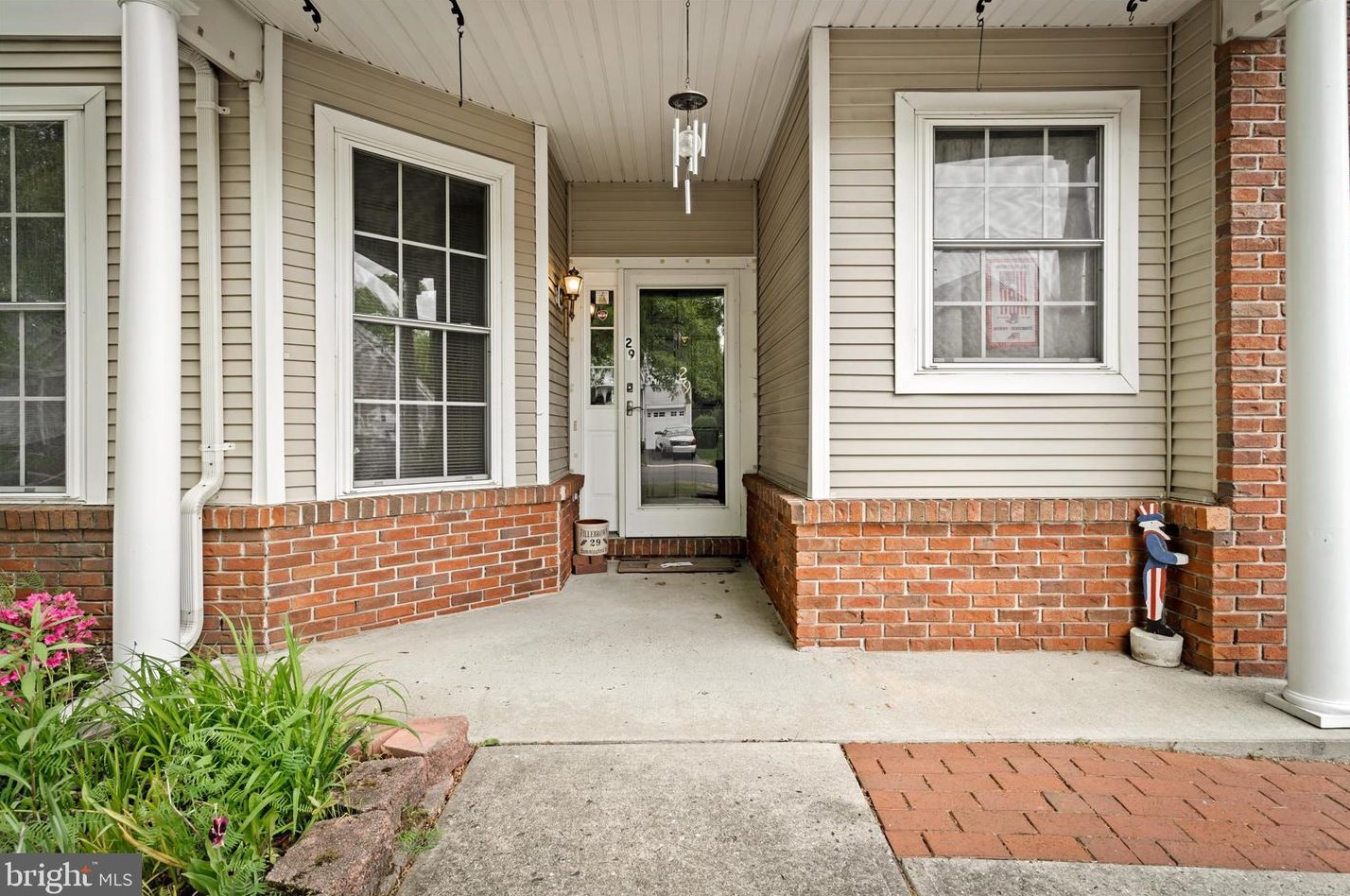 29 Hummingbird Dr, Trenton, NJ 08690-3553