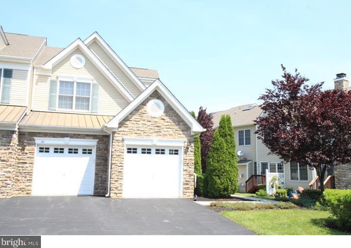 26 Tree Swallow Dr, Princeton, NJ 08540