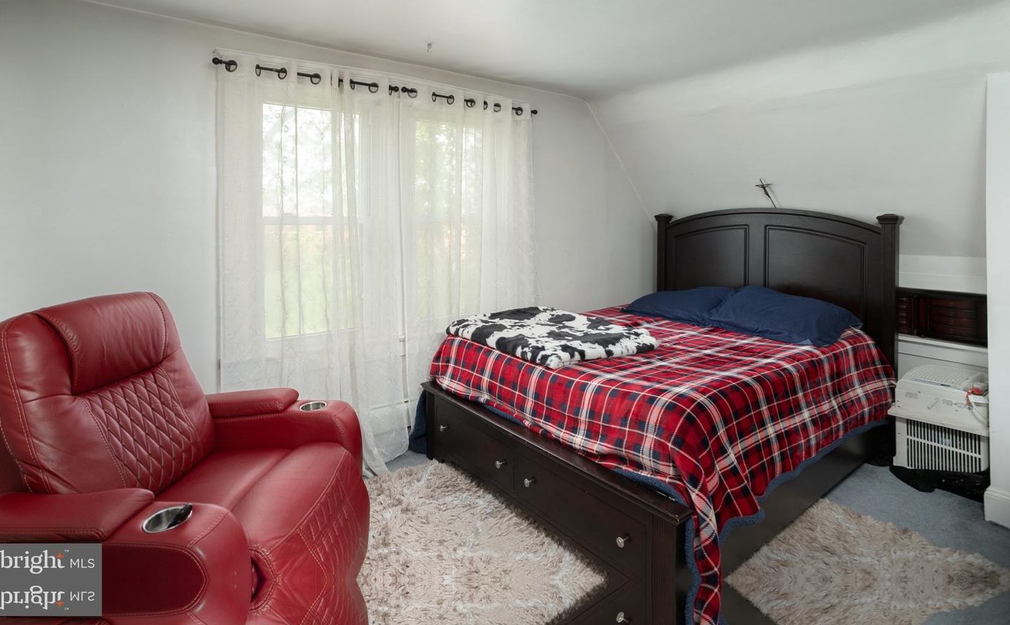 2358 Hamilton Ave, Trenton NJ  08609-2706 exterior