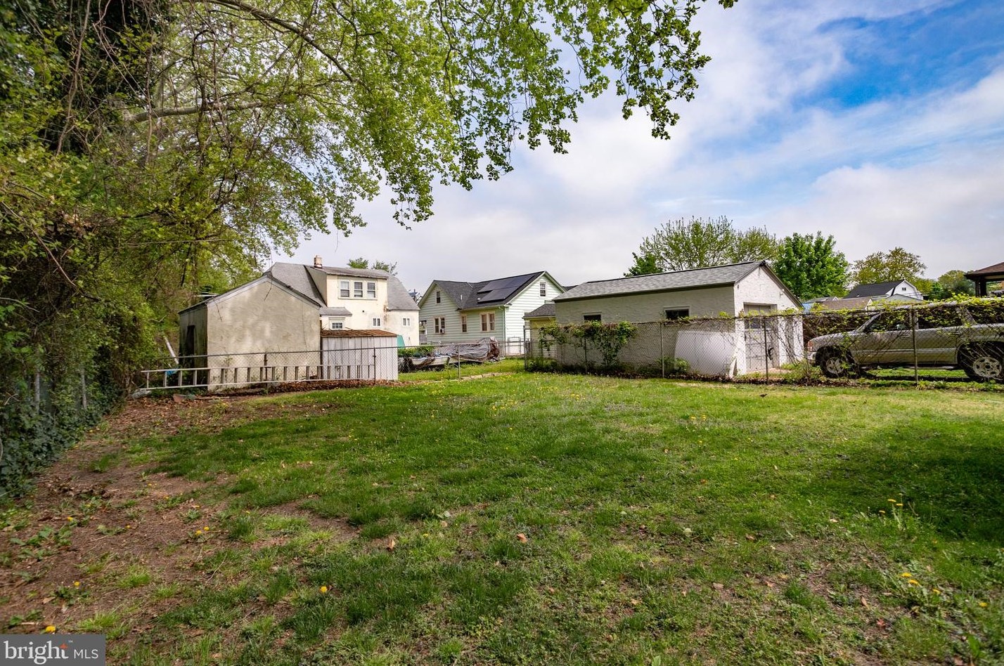 2358 Hamilton Ave, Trenton NJ  08609-2706 exterior