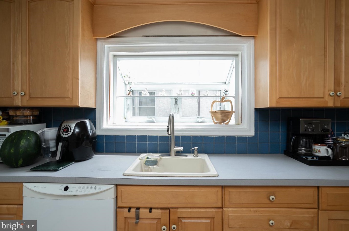 2358 Hamilton Ave, Trenton NJ  08609-2706 exterior