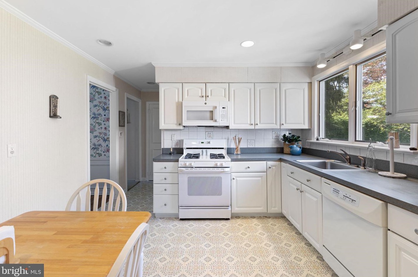 315 Glenn Ave, Trenton NJ  08648-3255 exterior