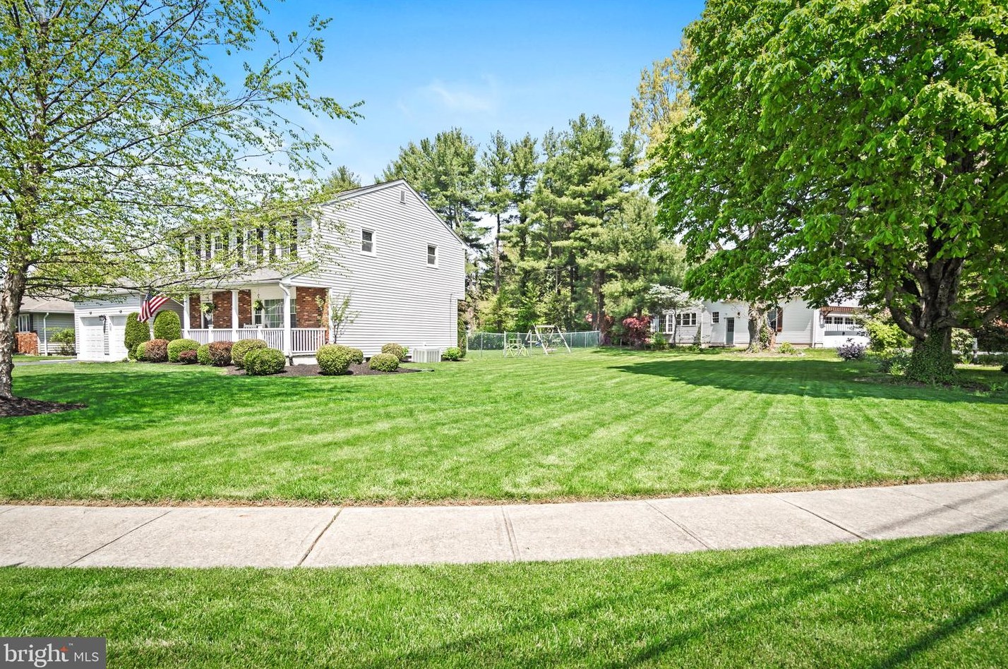 636 Flock Rd, Trenton, NJ 08690-1343