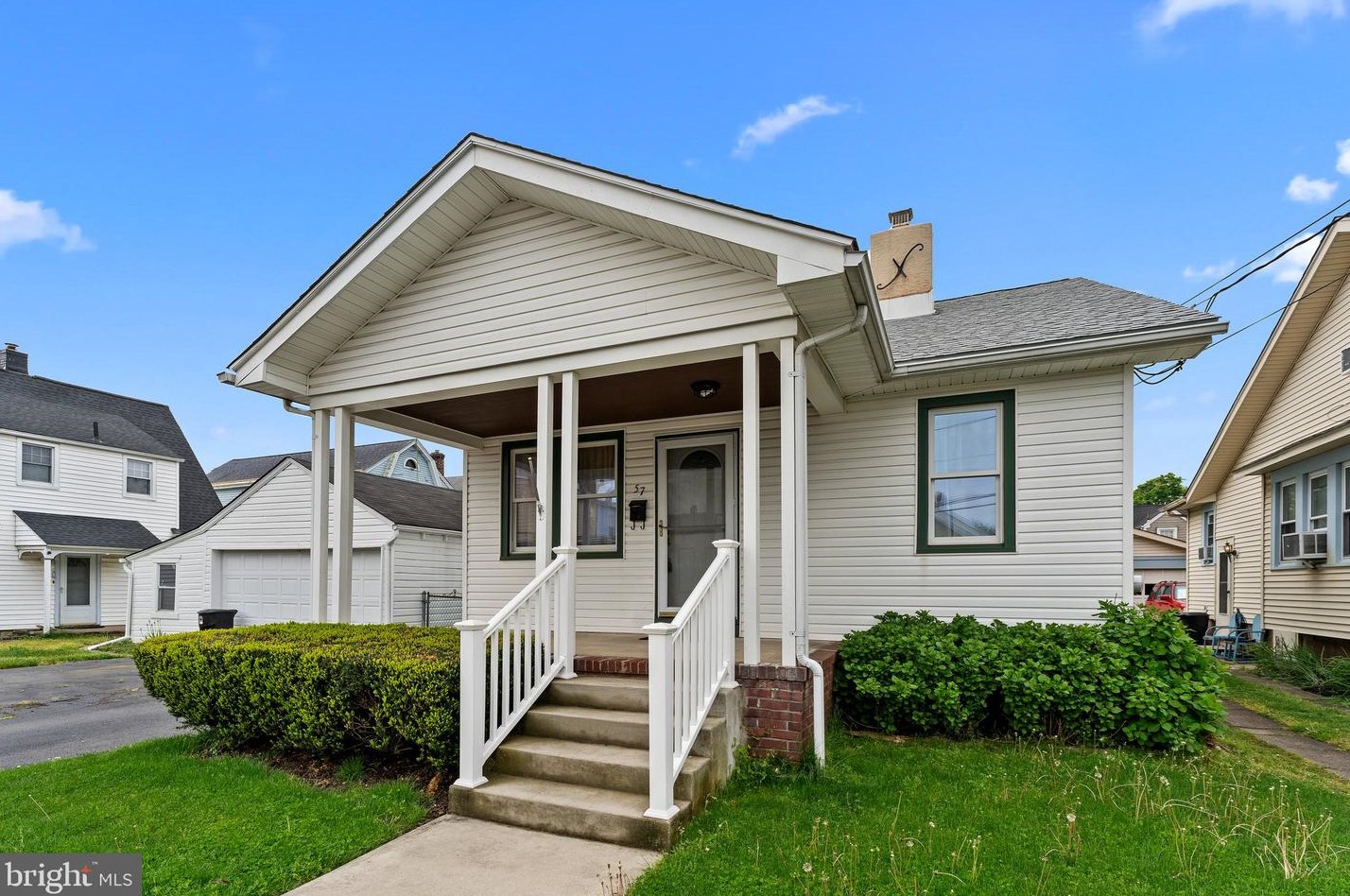 57 Charlotte Ave, Trenton, NJ 08629-1410