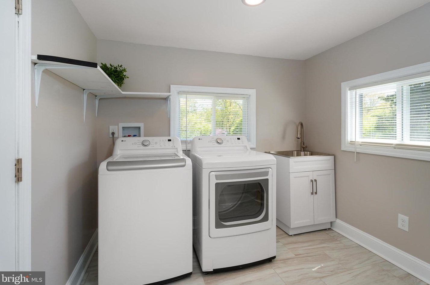 1708 Lawrence Rd, Trenton NJ 08648 exterior