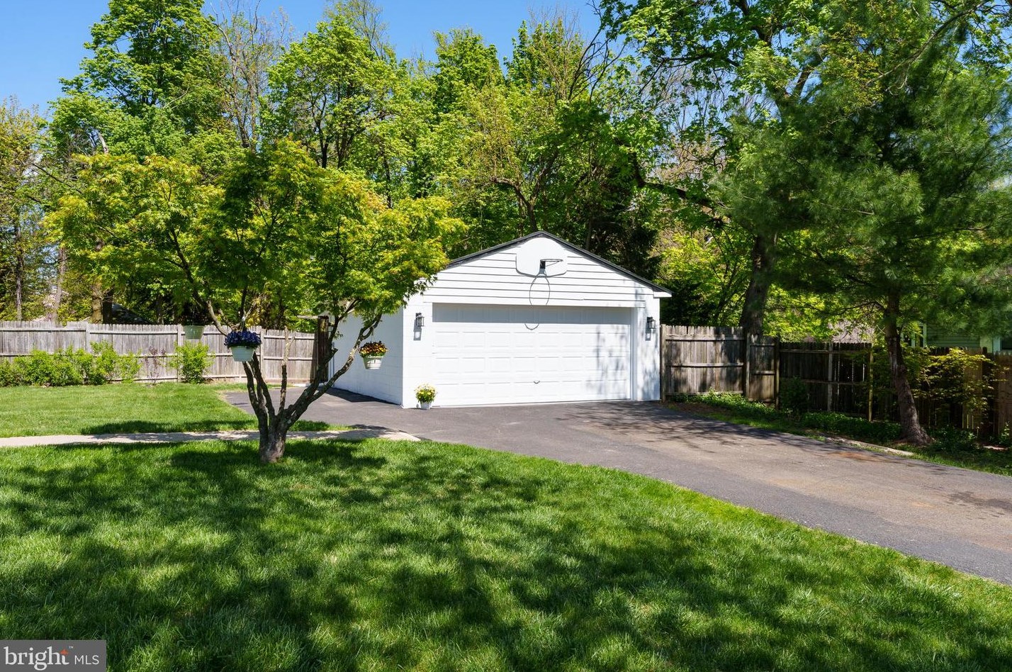 1708 Lawrence Rd, Trenton NJ 08648 exterior