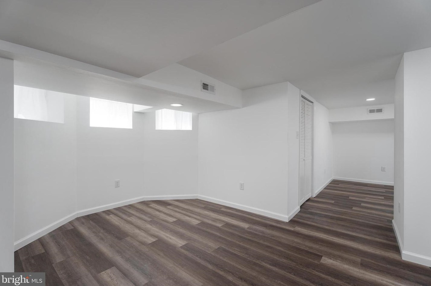 1708 Lawrence Rd, Trenton NJ 08648 exterior