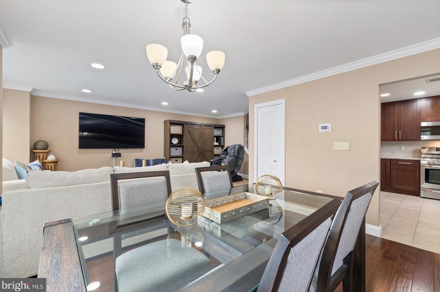 61 Lehavre Ct, Trenton NJ  08619-4724 exterior