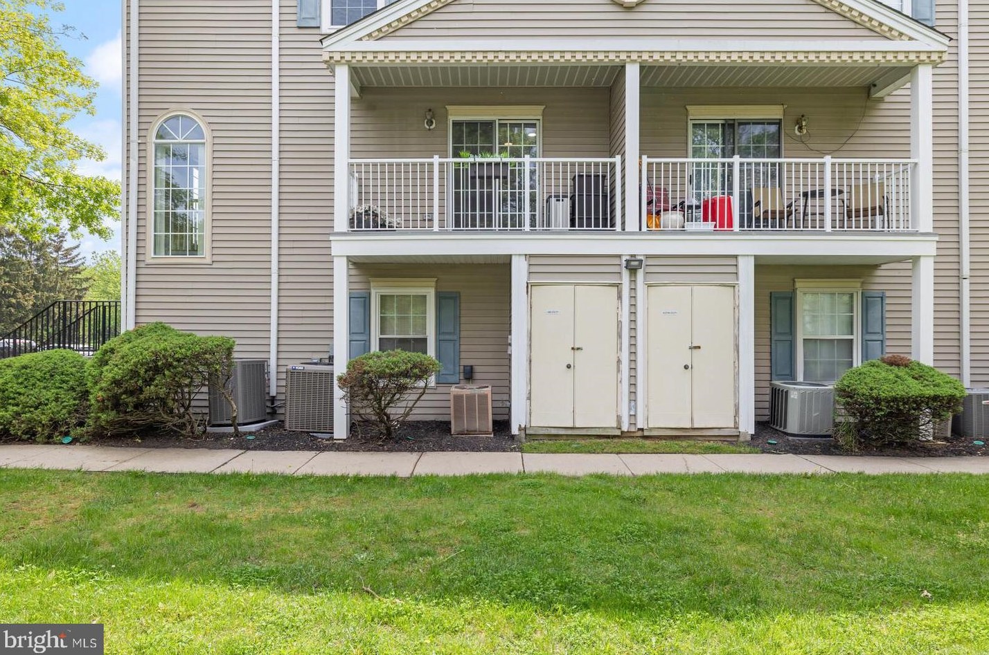 61 Lehavre Ct, Trenton NJ  08619-4724 exterior