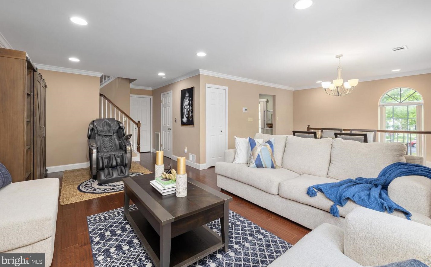 61 Lehavre Ct, Trenton NJ  08619-4724 exterior