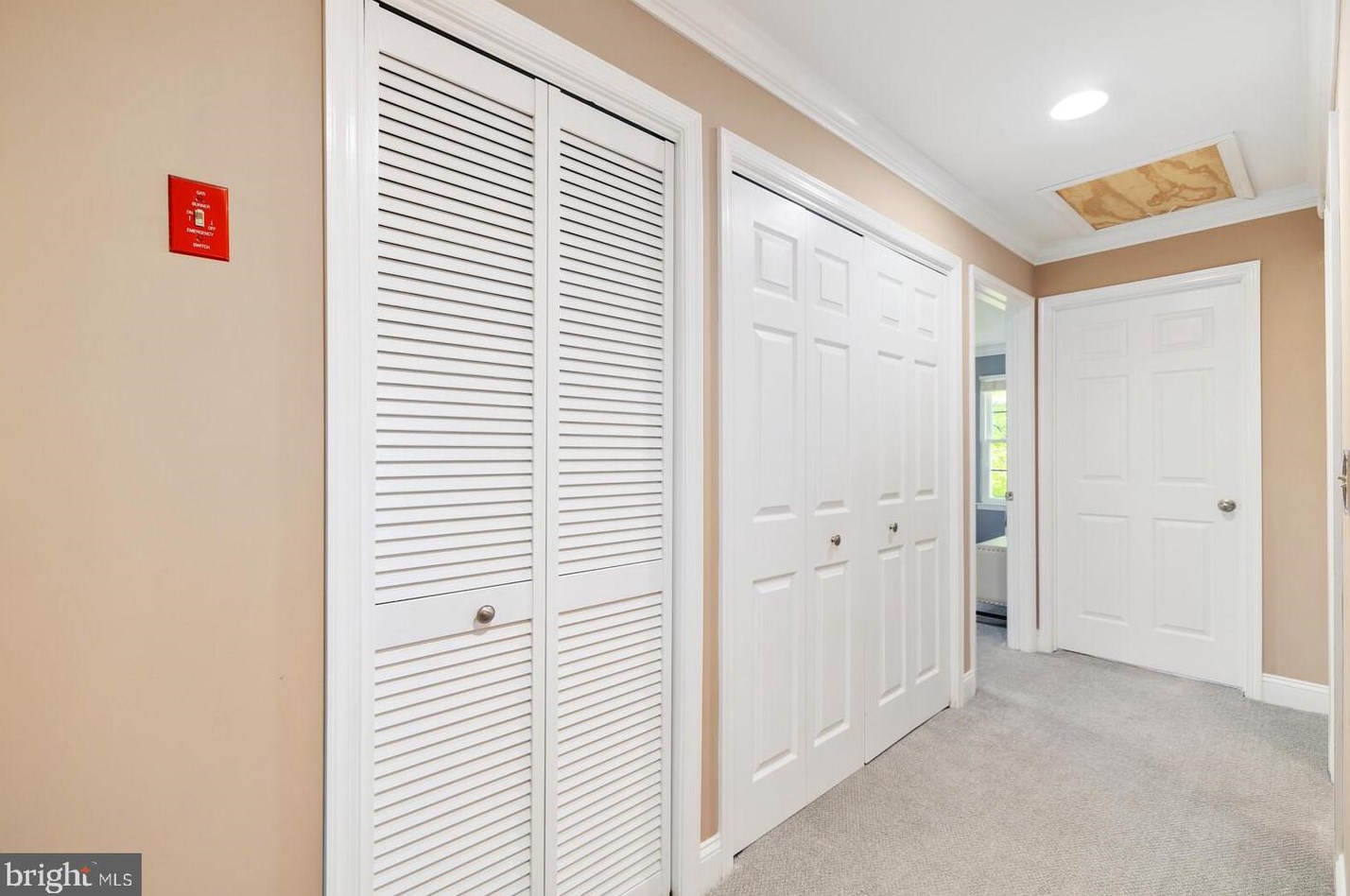 61 Lehavre Ct, Trenton NJ  08619-4724 exterior