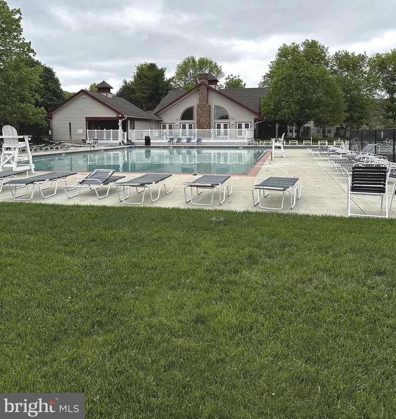 165 Wyndham Pl, Trenton NJ 08691-3133 exterior