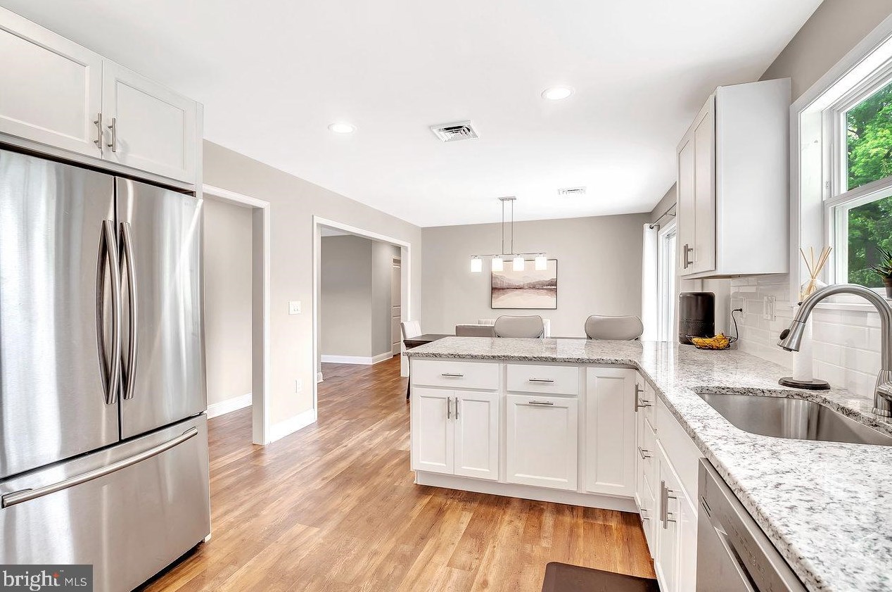 48 Misty Morn Ln, Trenton NJ 08638-1826 exterior