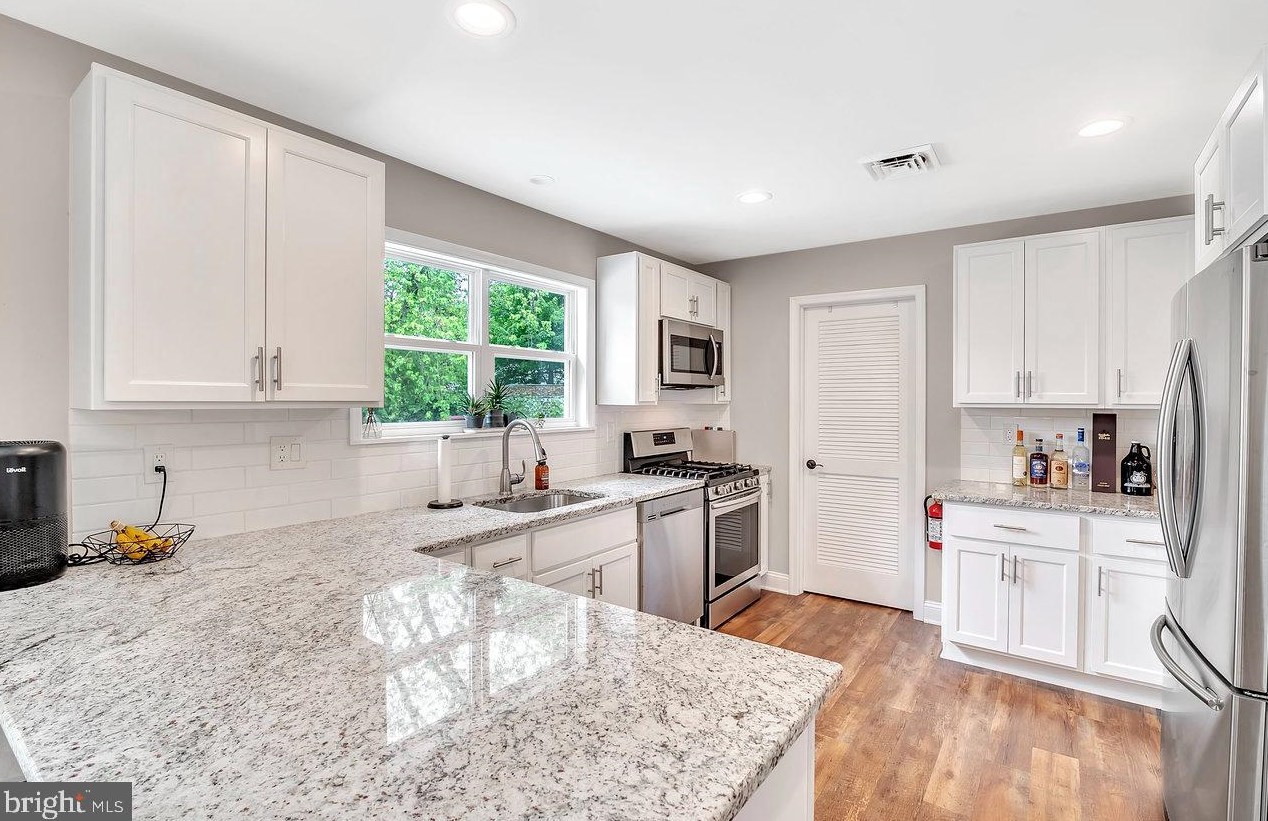 48 Misty Morn Ln, Trenton NJ 08638-1826 exterior