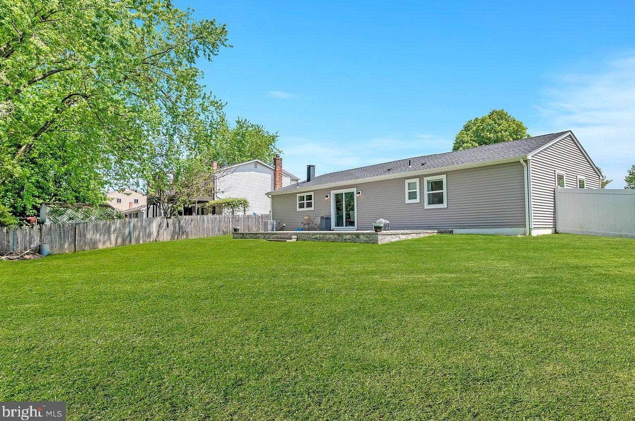 48 Misty Morn Ln, Trenton NJ 08638-1826 exterior