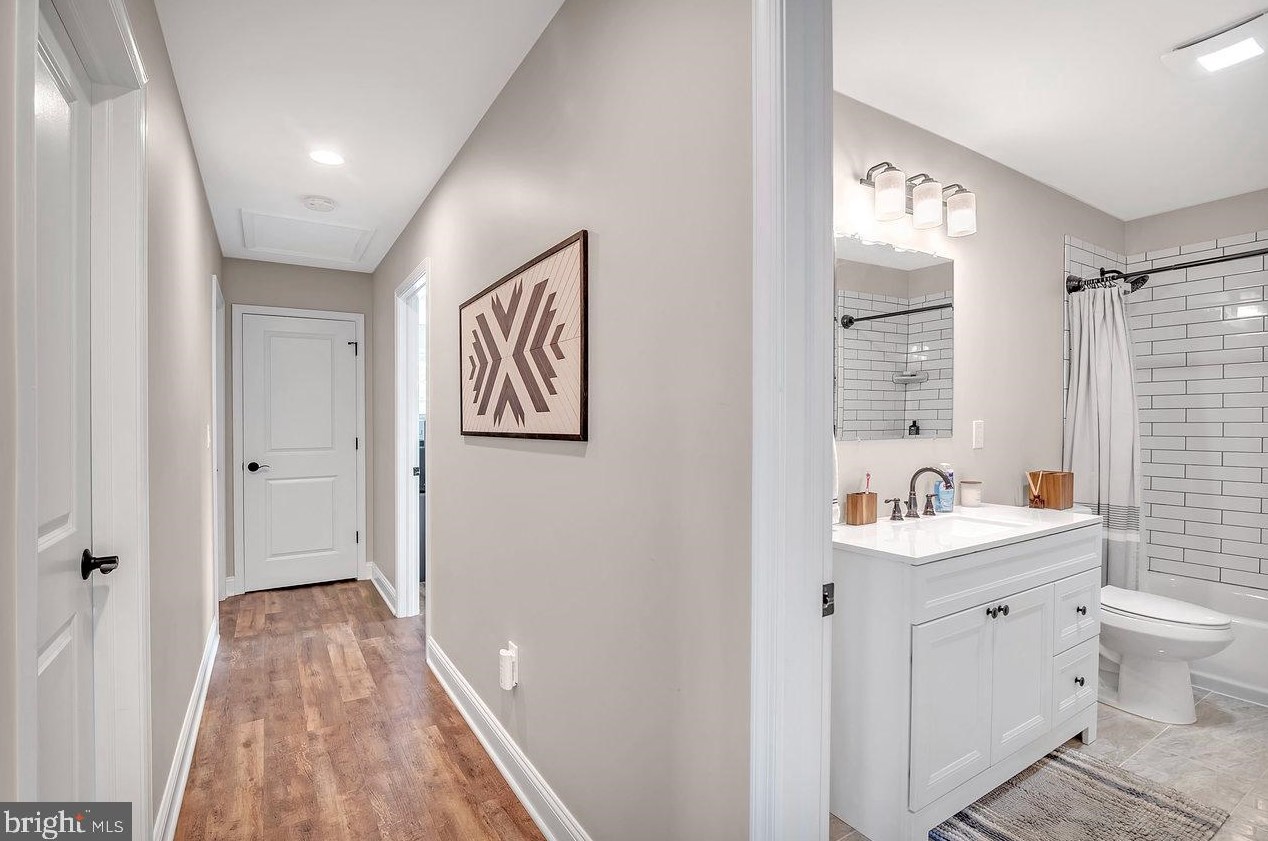 48 Misty Morn Ln, Trenton NJ 08638-1826 exterior