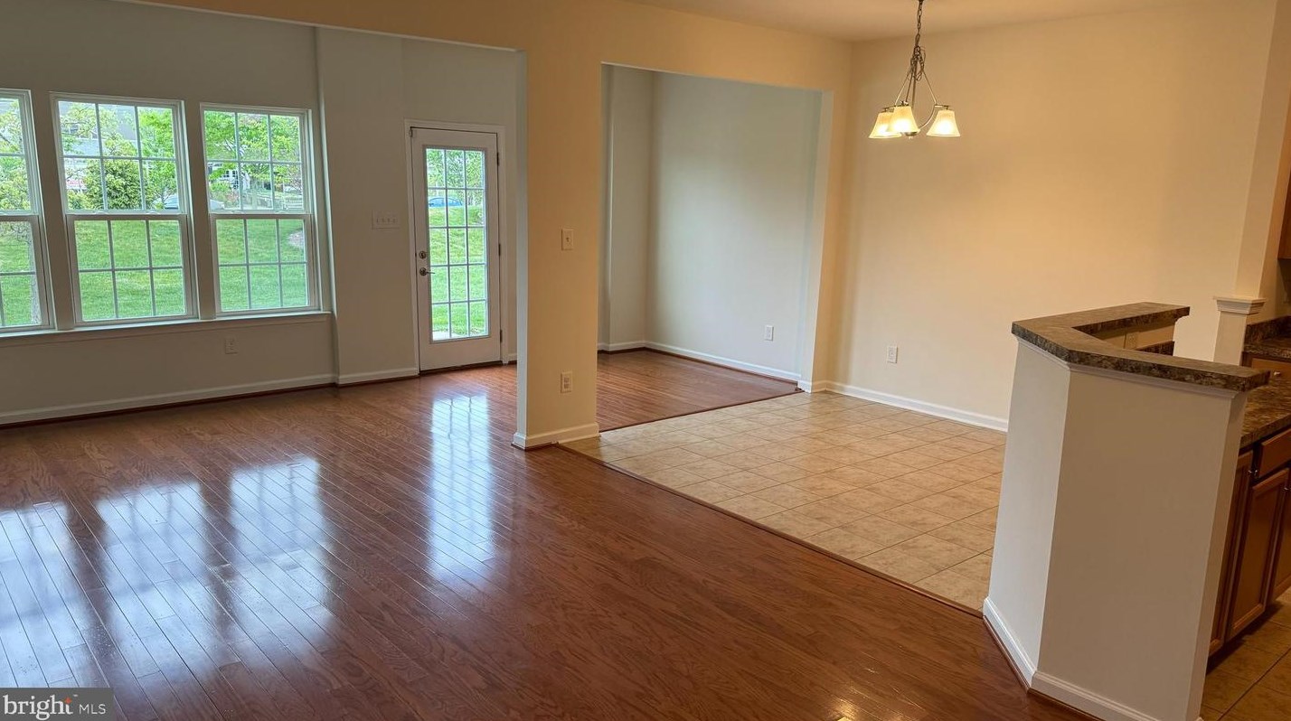 24 Sundance Dr, Trenton NJ 08619-3968 exterior