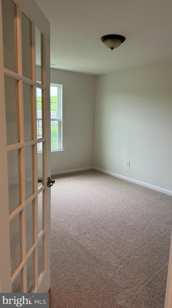 24 Sundance Dr, Trenton NJ 08619-3968 exterior